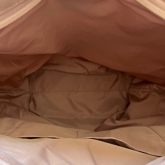 Herschel Tote - Picture 6 of 8